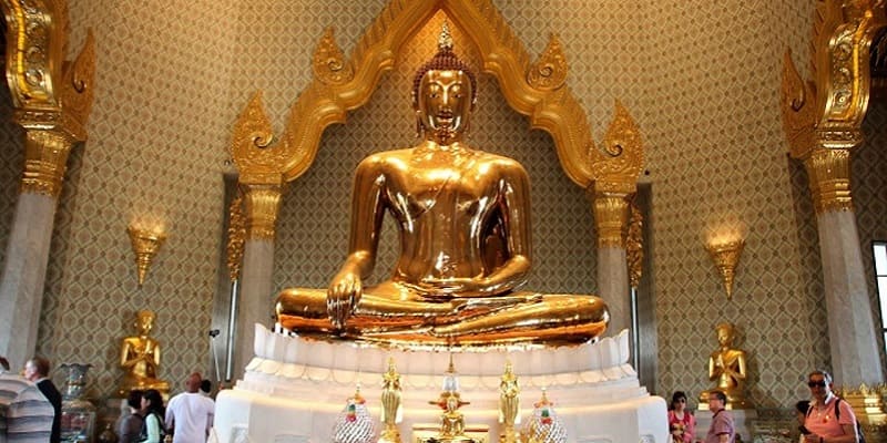 Mộng thấy tượng Phật vàng: quý nhân phù trợ